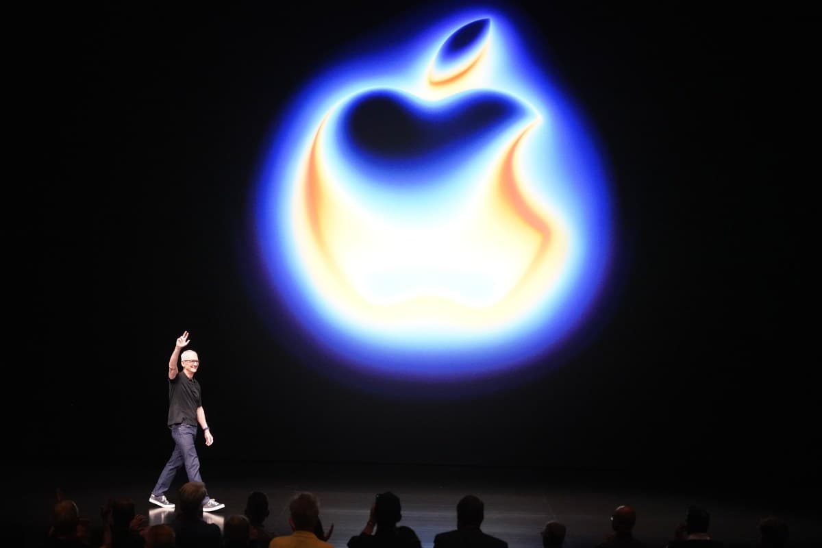 Tim Cook Steps Down as Apple CEO After 15-Year Reign