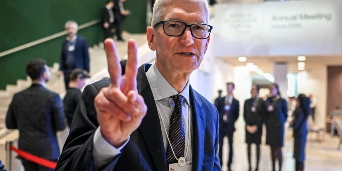 When CEO Strengths Become Liabilities: Lessons From Cook's Apple