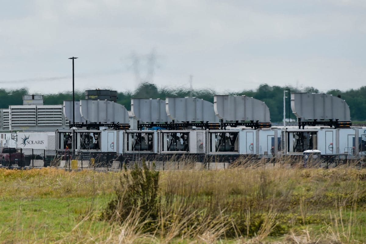 Maine Governor Blocks Data Center Moratorium, Setting Precedent for Growth