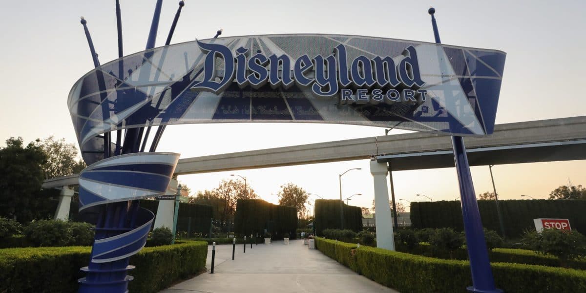 Theme Parks Adopt Facial Recognition—What It Means for Atlanta Retailers