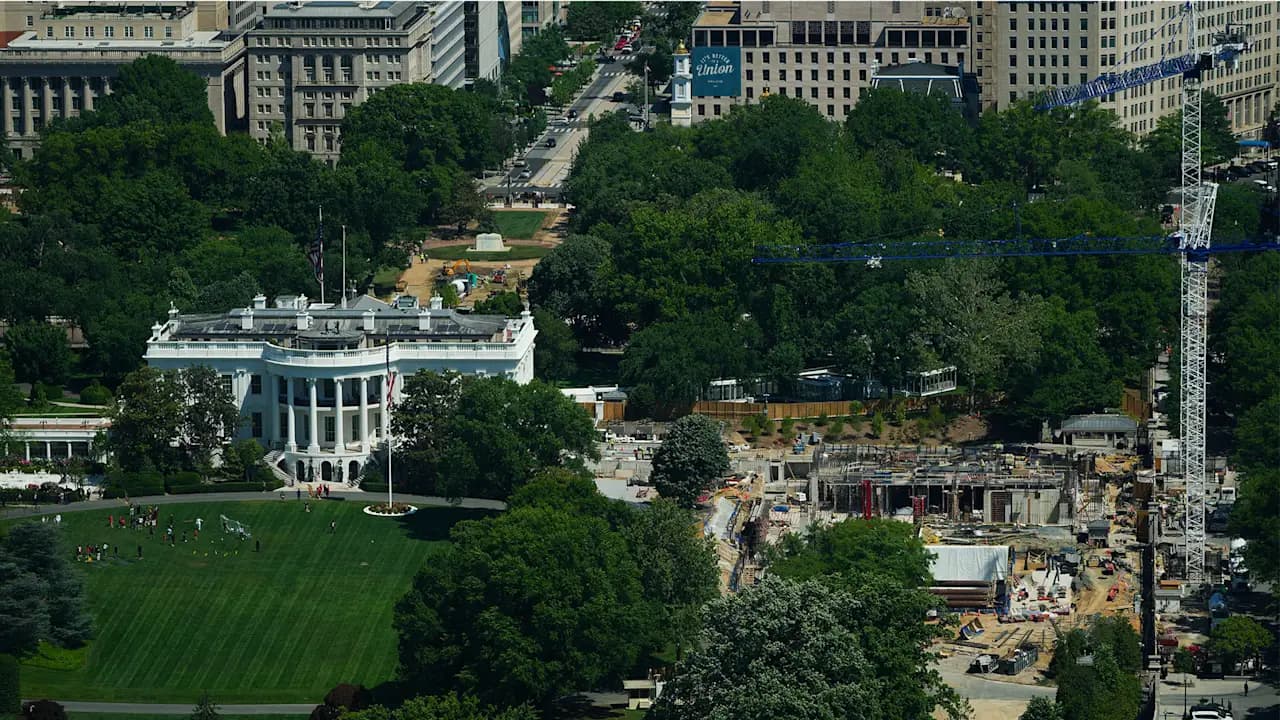 Congress Clashes Over $1B White House Security Spending Plan