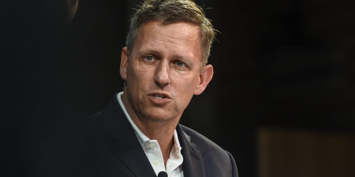 Thiel Steps Back: Why Billionaire VCs Are Rethinking Campaign Funding