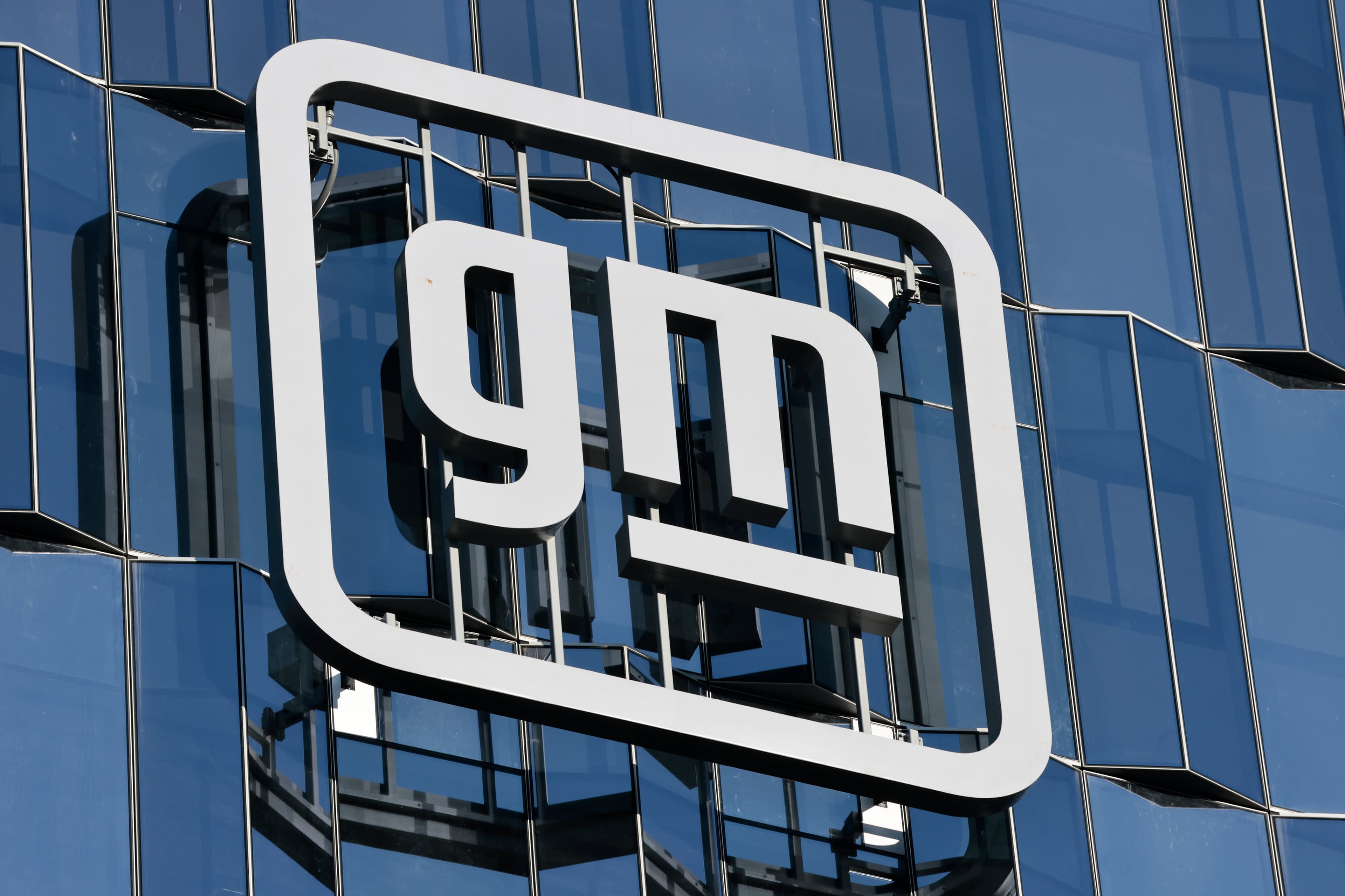 GM's AI-Driven Layoffs Signal Shift in Auto Manufacturing
