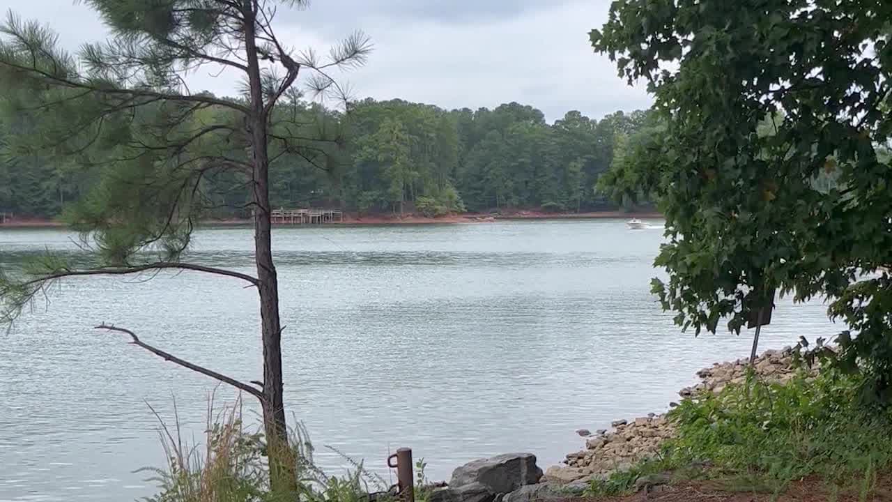 Boat Explosion at Lake Lanier Injures Five, Raises Safety Questions