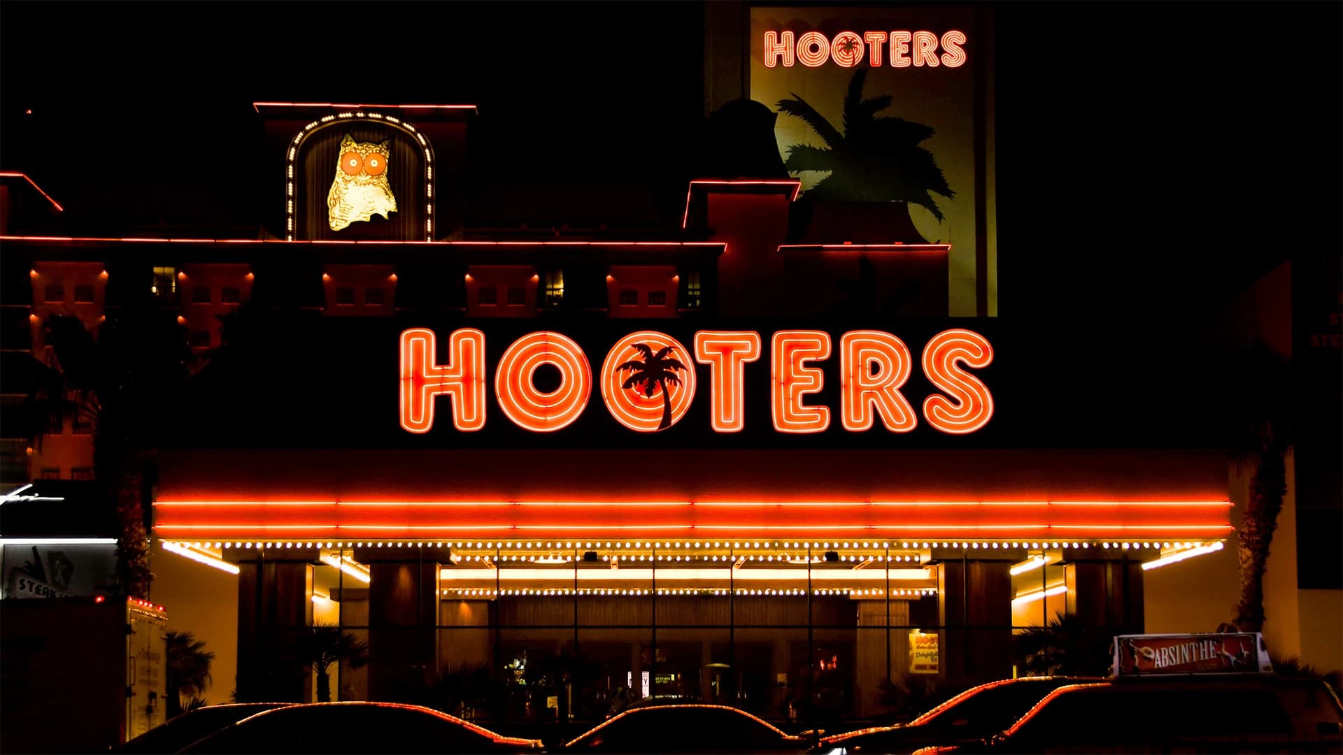 Hooters Eyes Brand Makeover as Family Dining Destination