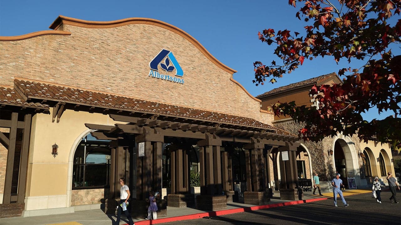 Albertsons Shuts Down Dozen Stores as Merger Fallout Reshapes Grocery
