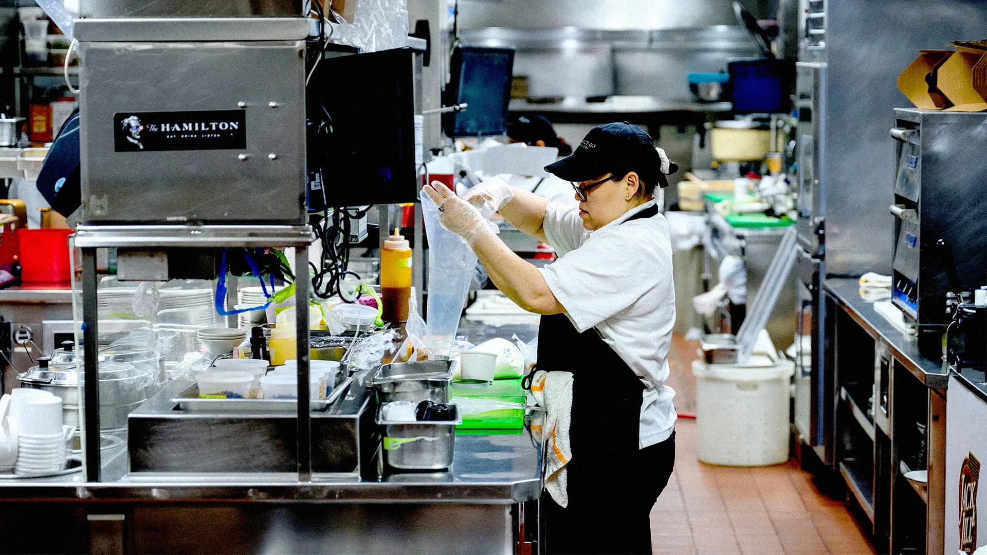 Financial Stress Grips Atlanta's Restaurant Workforce