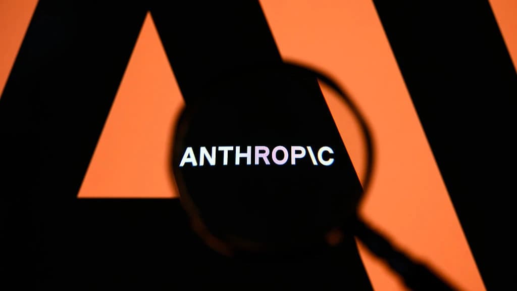 The Emotional Intelligence Edge: Why Anthropic Is Outpacing OpenAI