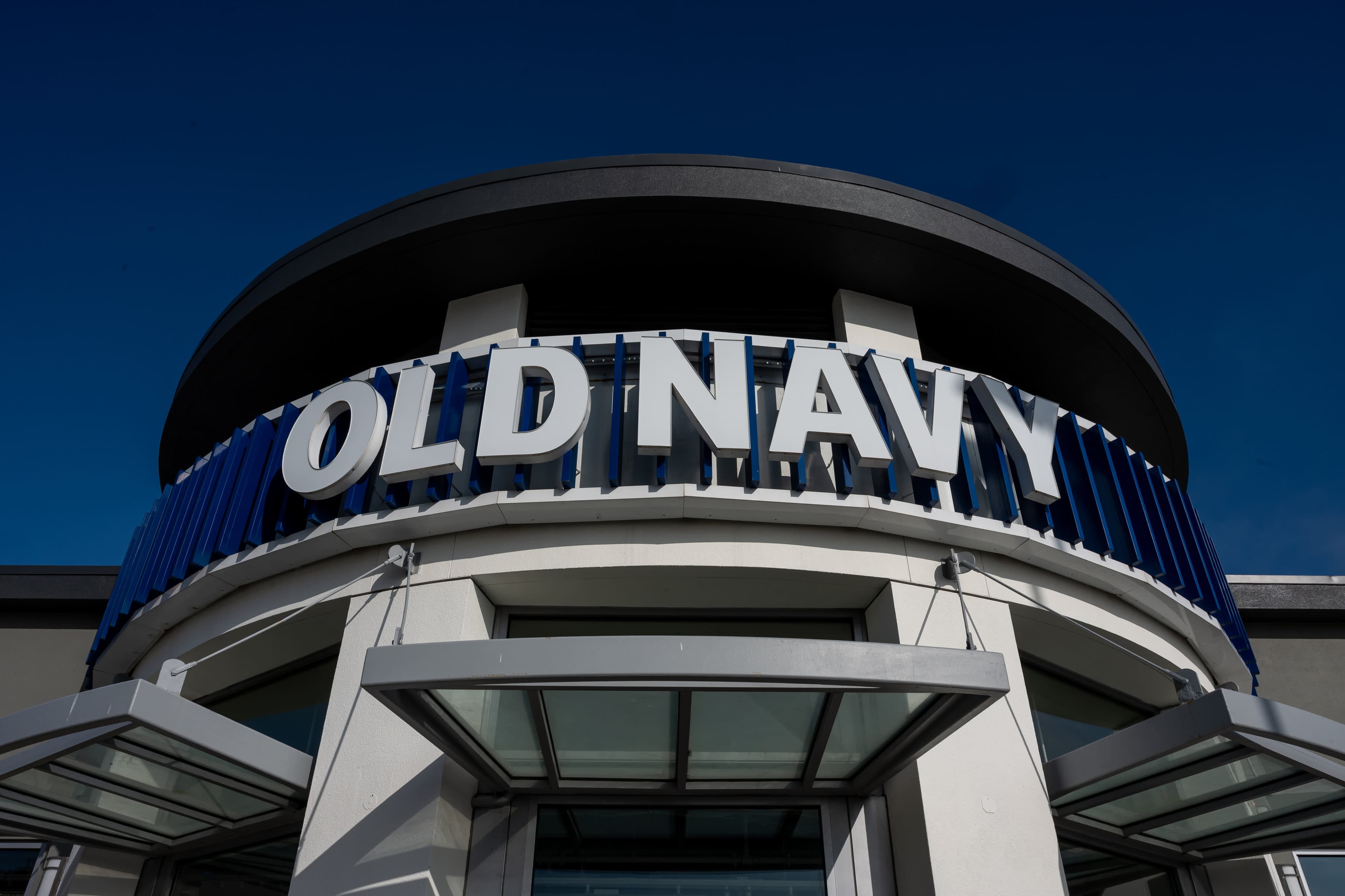 Gap Stock Plunges 14% on Old Navy Miss, Revised Outlook