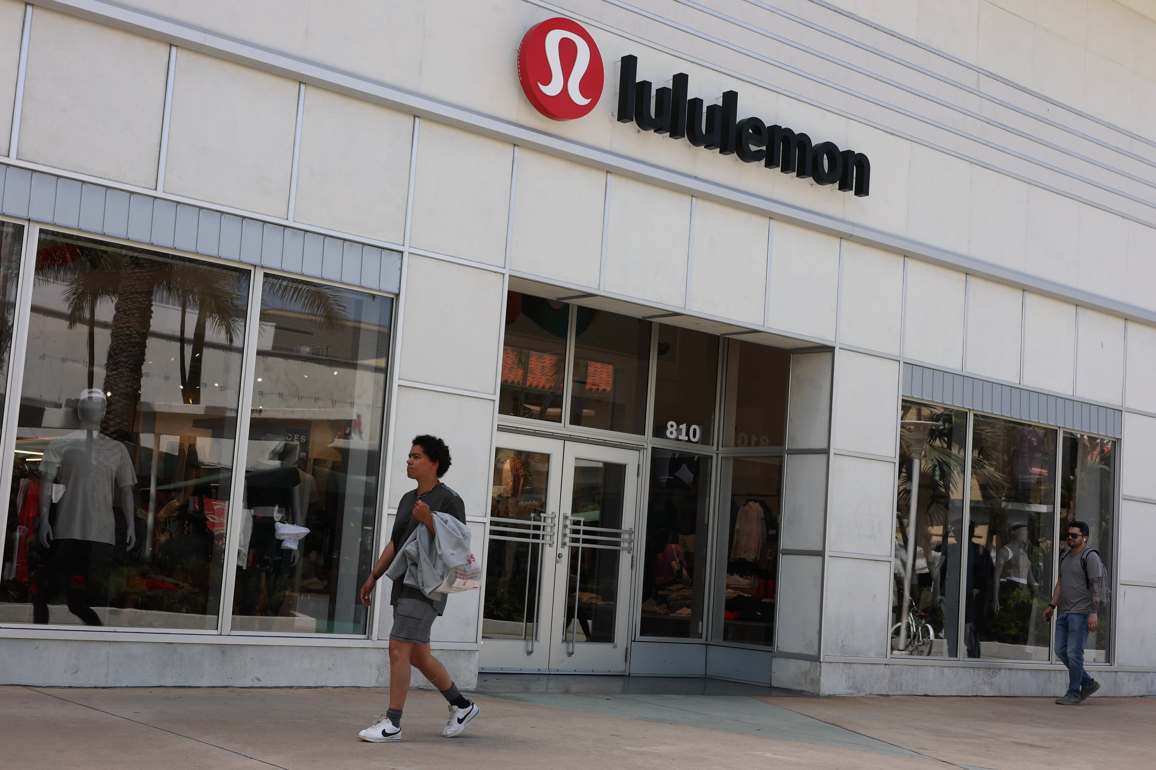 Lululemon Settles Proxy Fight, Adds Founder's Board Nominees