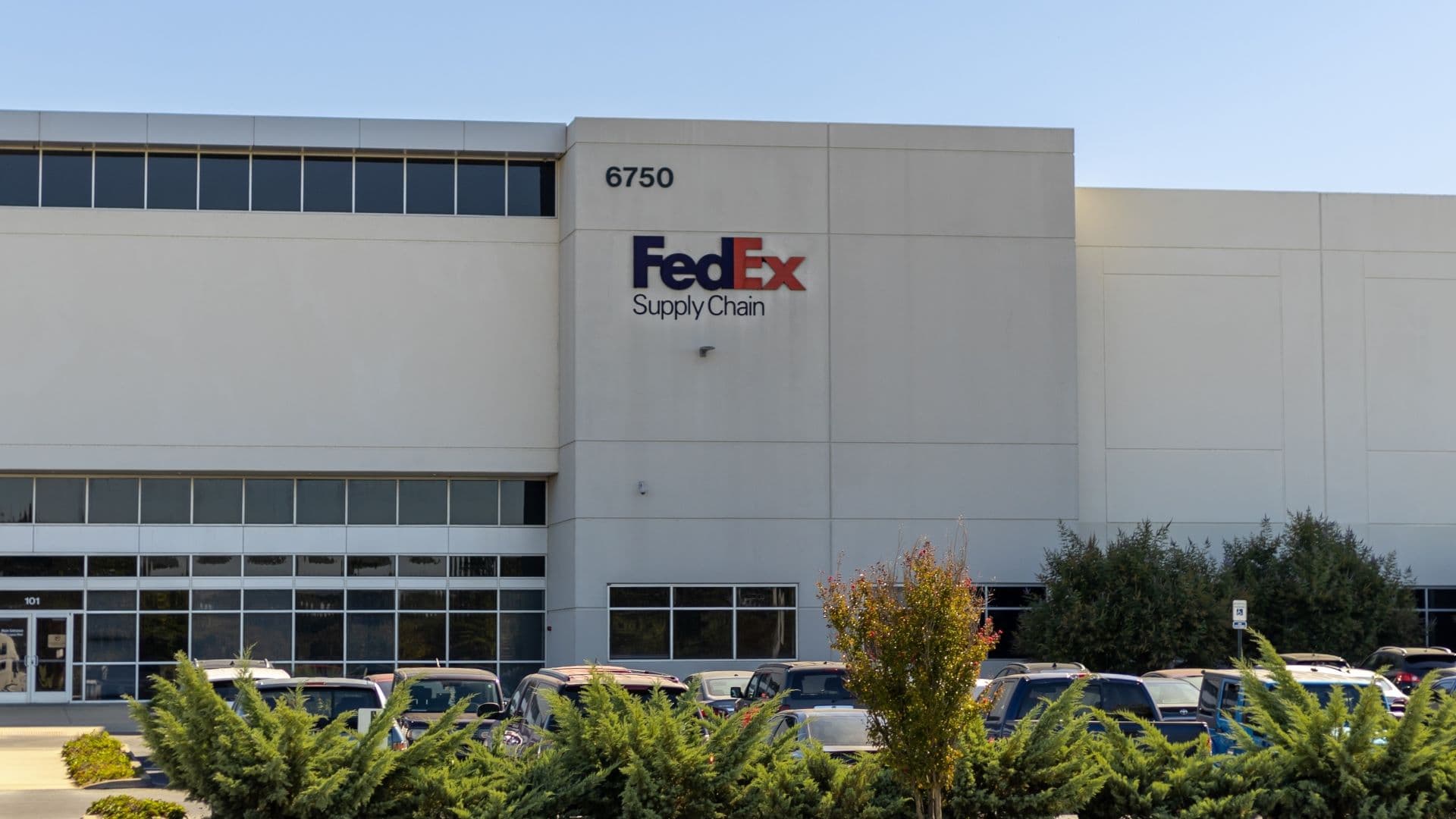 FedEx Divests Supply Chain Services Unit to CMA CGM for $1.4B