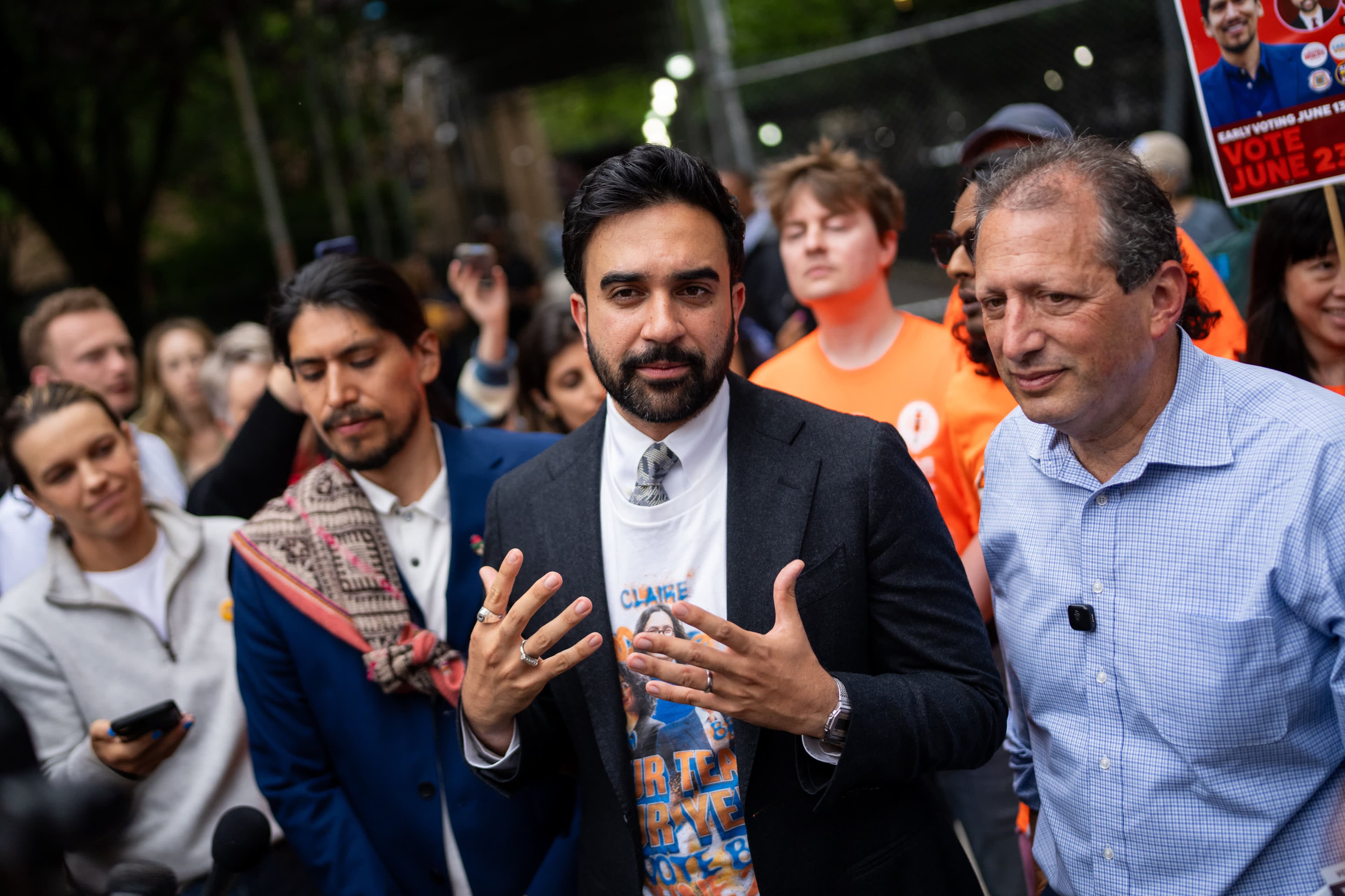 Voters Prefer Democratic Socialists Over MAGA Candidates, CNBC Poll Shows