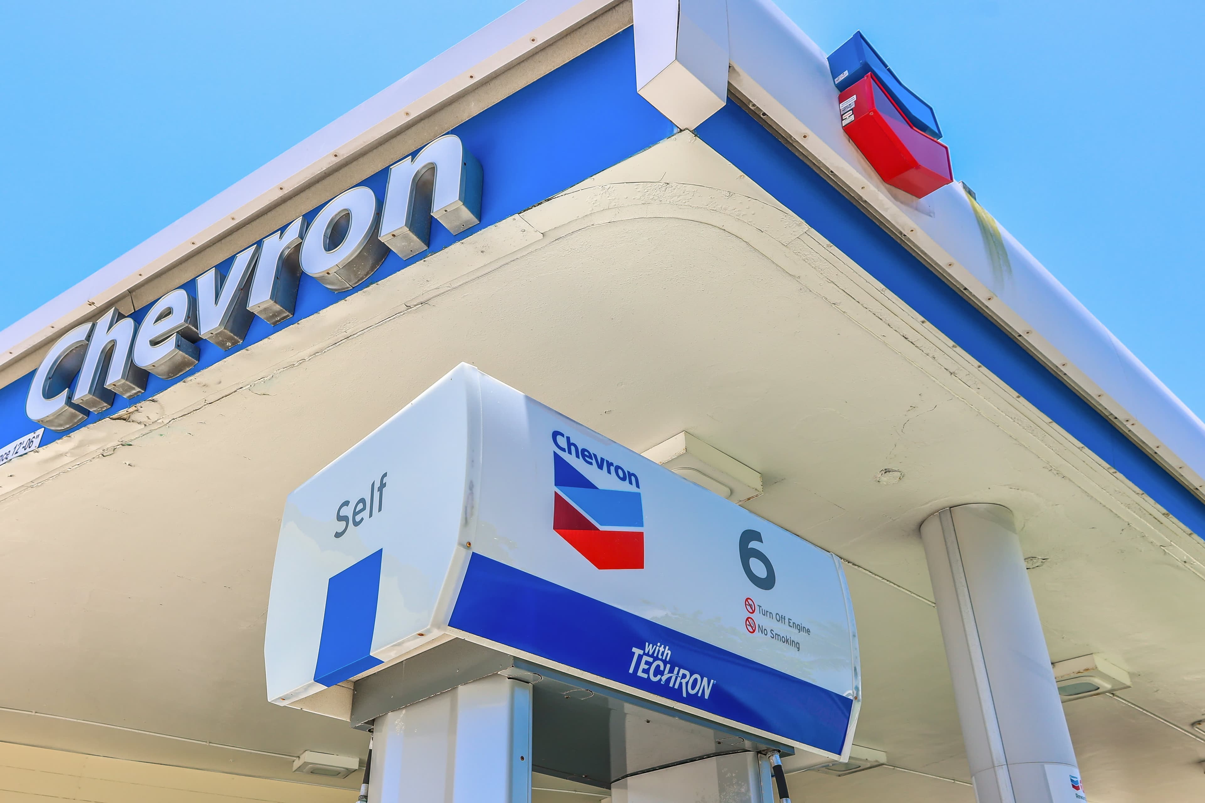 Wall Street Analysts Back 3 Dividend Stocks for Income