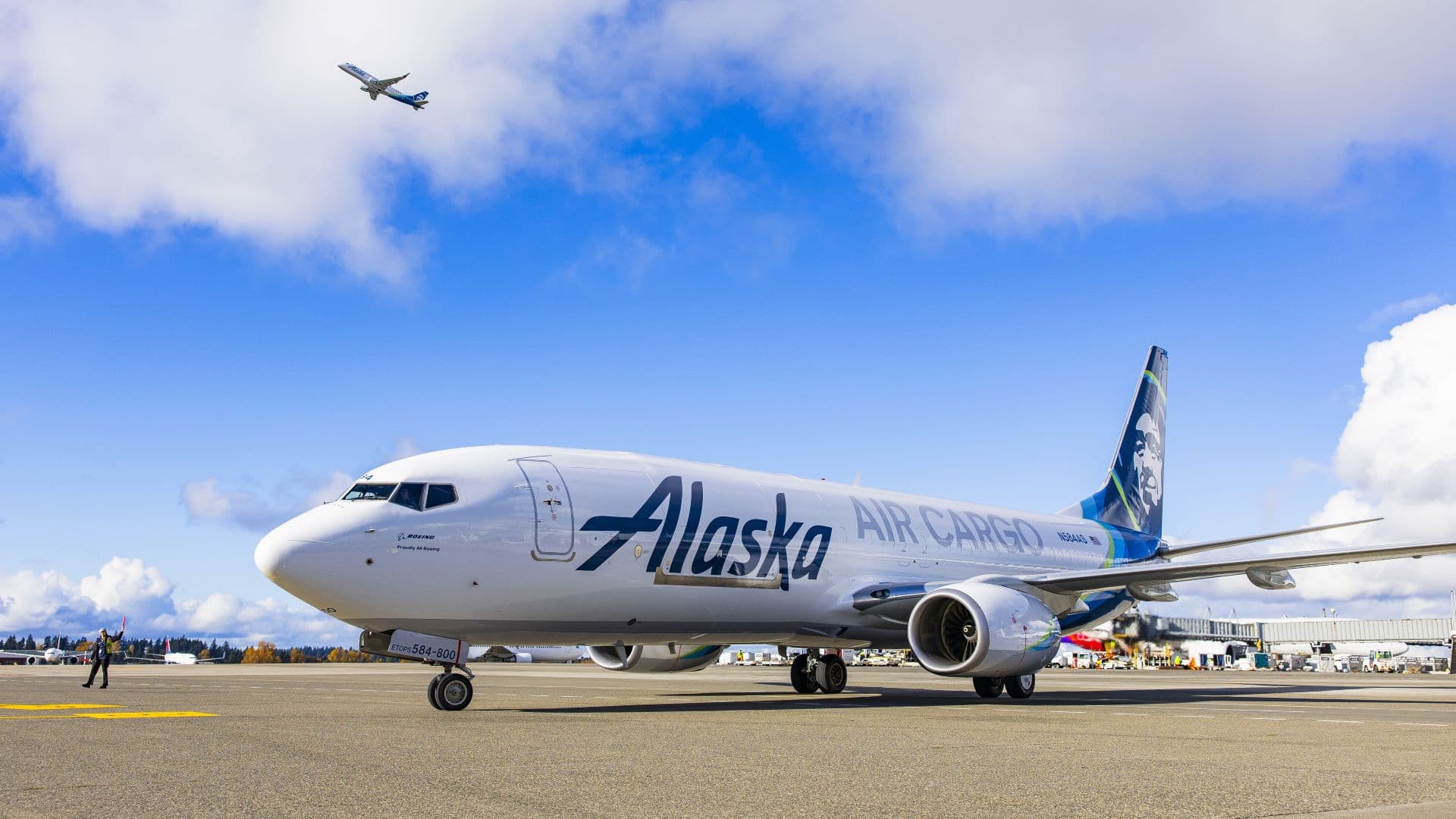 Alaska Airlines Expands Cargo Operations With Four Boeing Jets