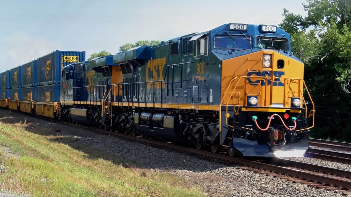 CSX Raises Full-Year Outlook on Strong Demand Recovery