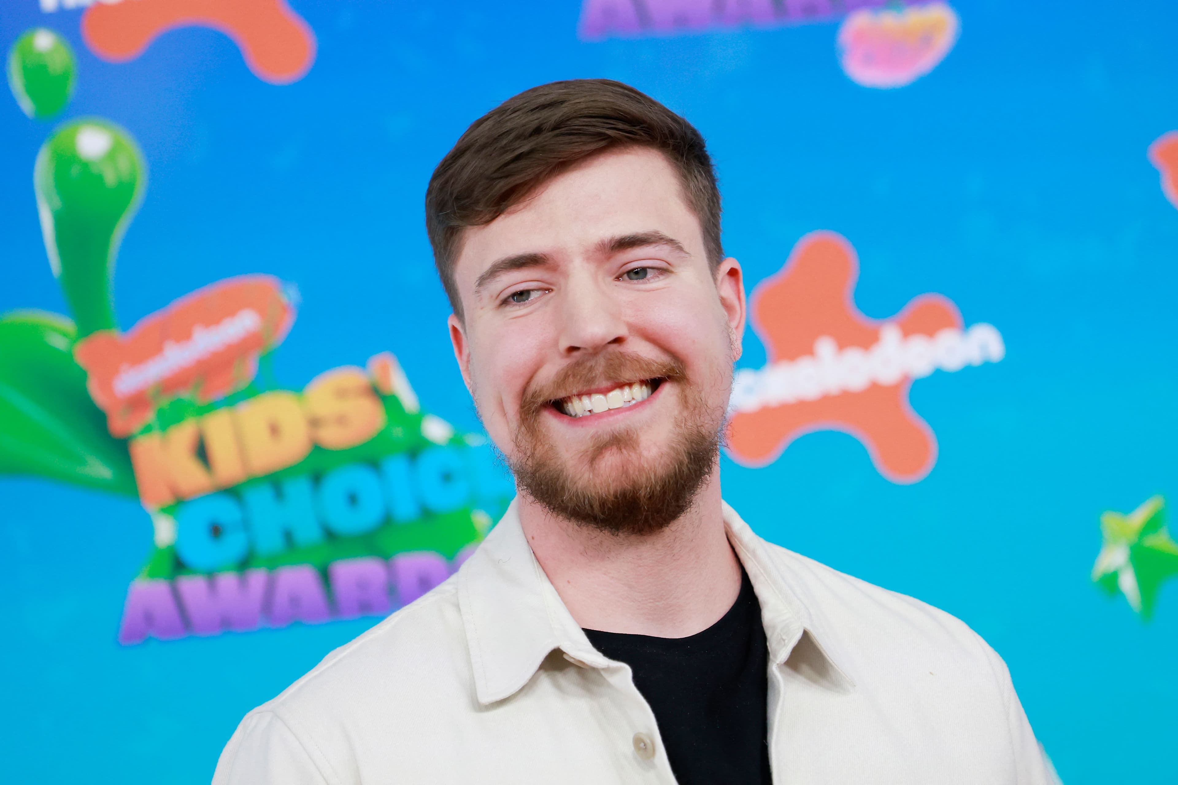 The Rise of YouTube Strategy Consultants: A New Service Economy