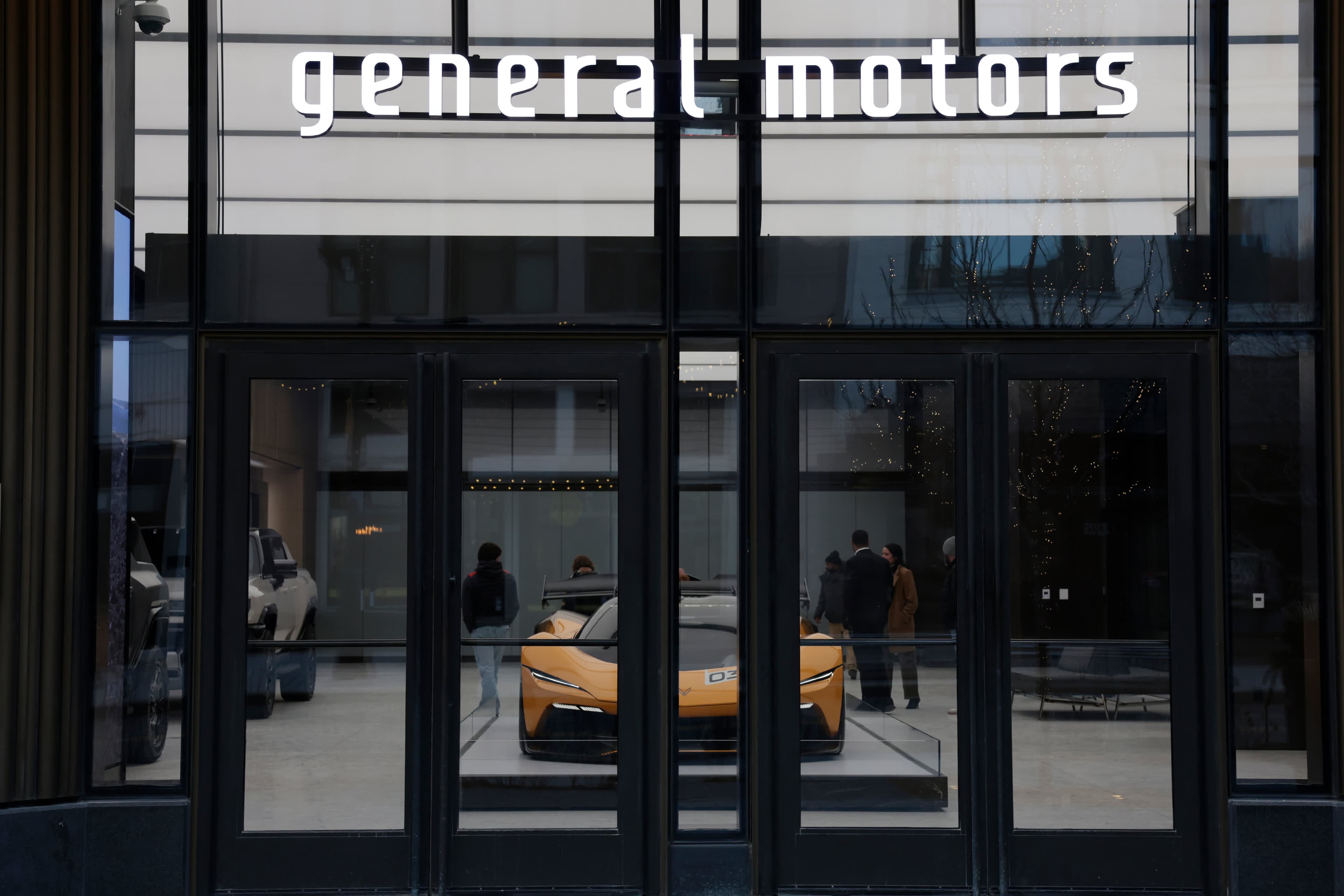 GM Cuts Hundreds of IT Jobs in Cost Reduction Push