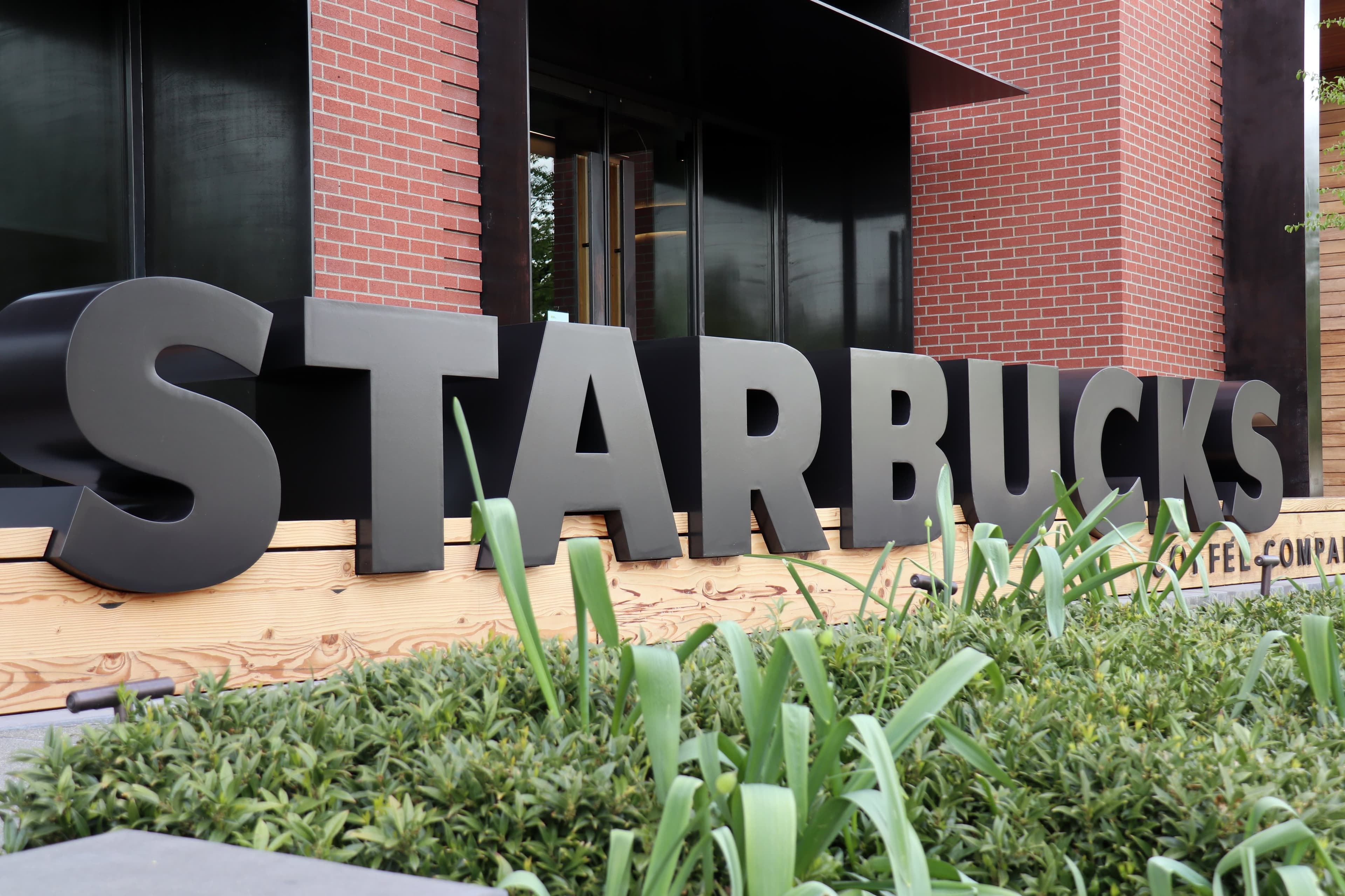 Starbucks Cuts 300 Jobs, Consolidates Regional Offices