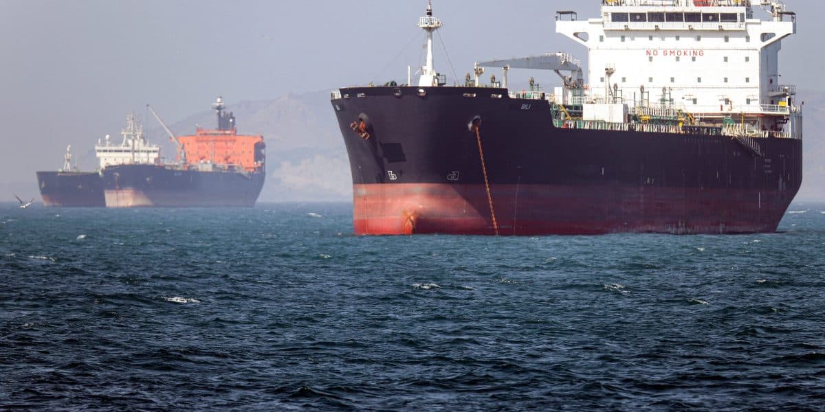 Oil Prices Fall on Iran Nuclear Deal Prospects