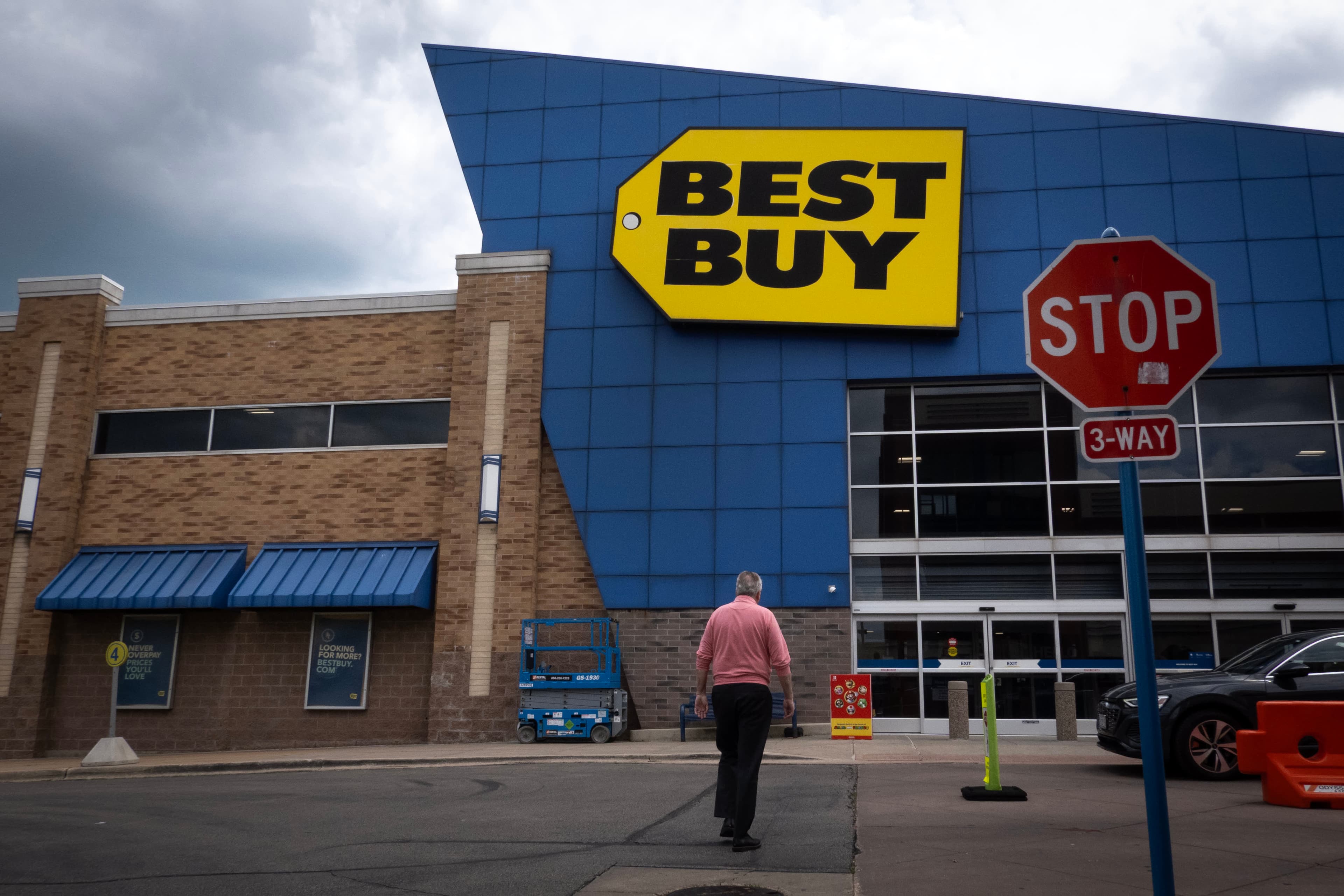 Best Buy's Earnings Beat Signals Retail Recovery Strategy