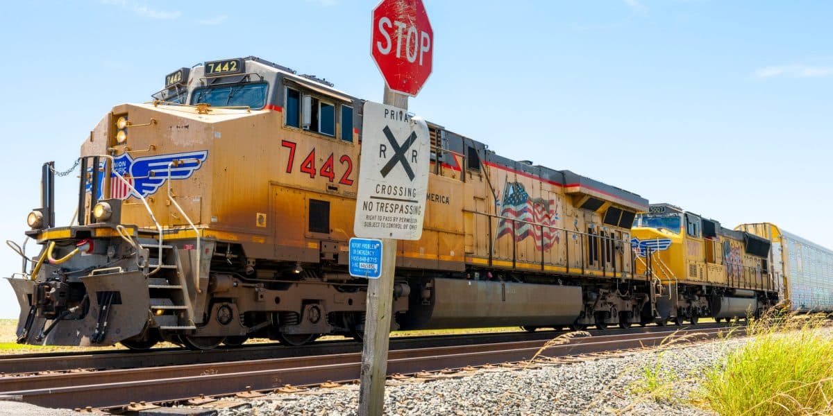 Trump Proposes Government Stake in Major Railroad Merger