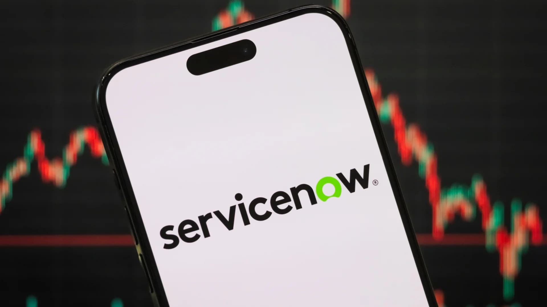 ServiceNow Rally Signals Software Sector Recovery on AI Optimism