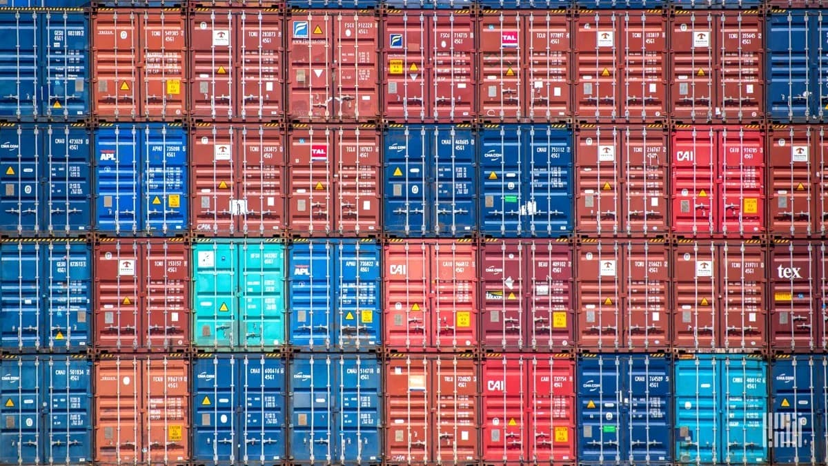 Ocean Container Rates Jump $1,000 Weekly Amid Peak Season