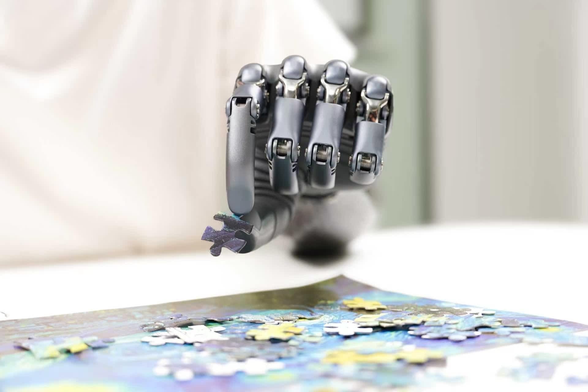 Chinese BrainCo Pursues Wearable Path in Brain-Computer Interface Race