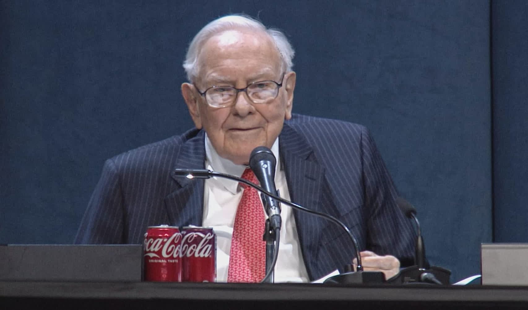 Berkshire Hathaway Lags S&P 500 Through Mid-Year 2026