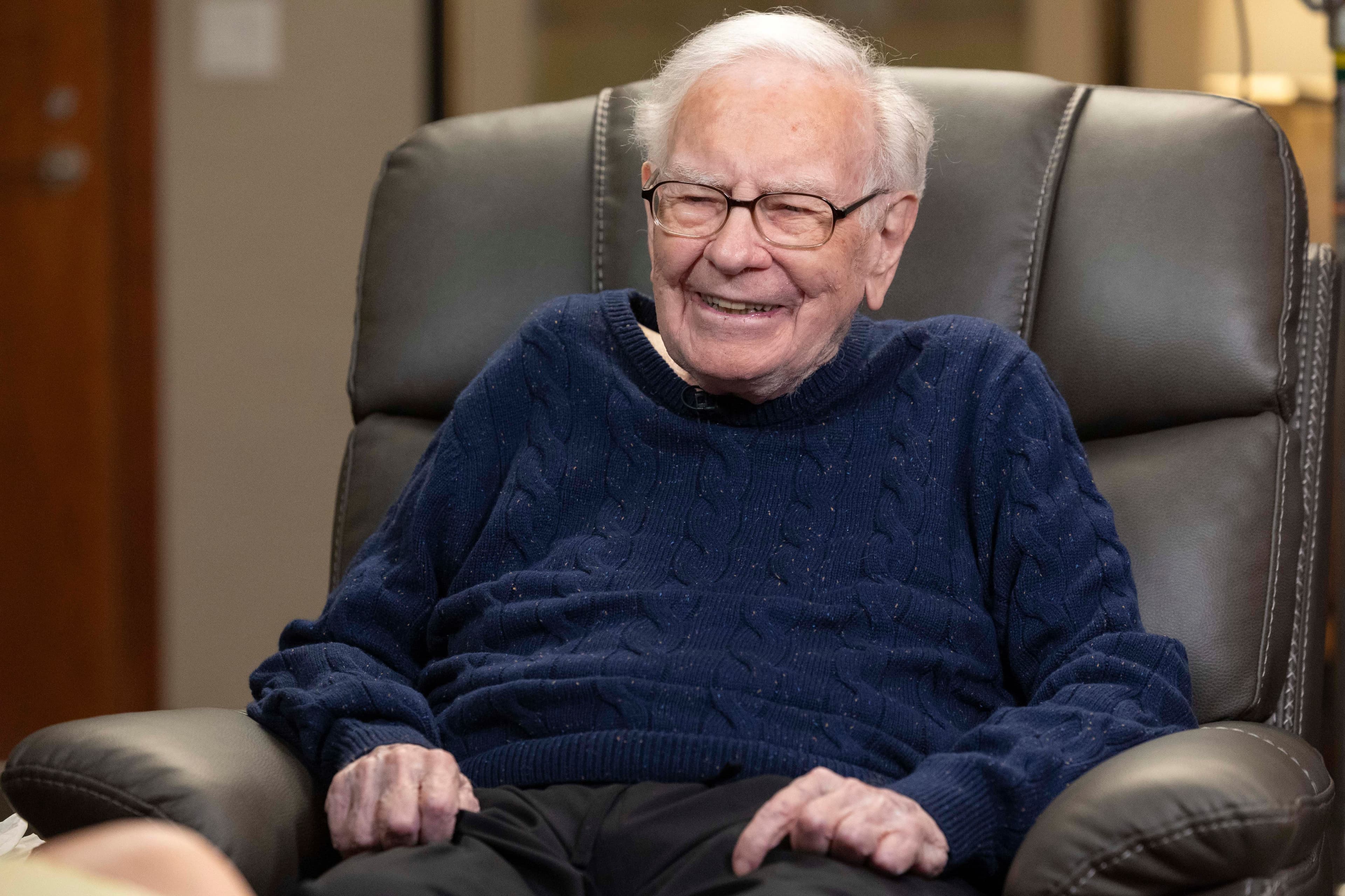 Buffett Clarifies Gates Donation Decision in CNBC Interview